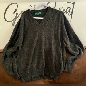 Alan Paine England Men's V-Neck pure cashmere Sweater - Charcoal